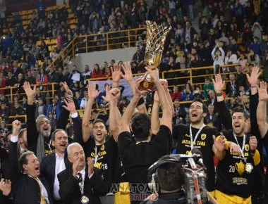 Η COSMOTE TV ανανέωσε τα τηλεοπτικά δικαιώματα της μπασκετικής ΑΕΚ για τρία χρόνια